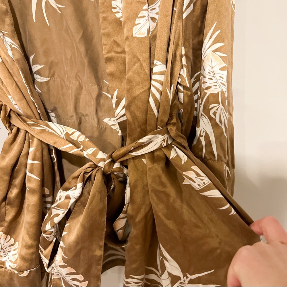 Lunya Silk Palm Robe - Picture 10 of 12